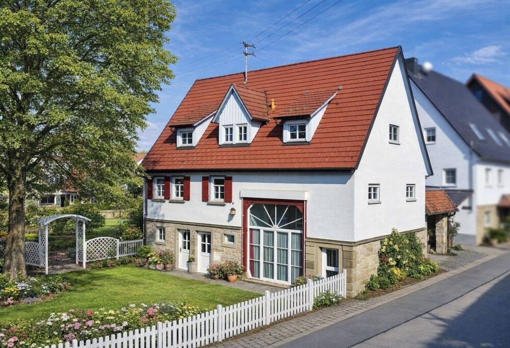 Thumbnail-Einzigartiges Zweifamilienhaus mit ELW