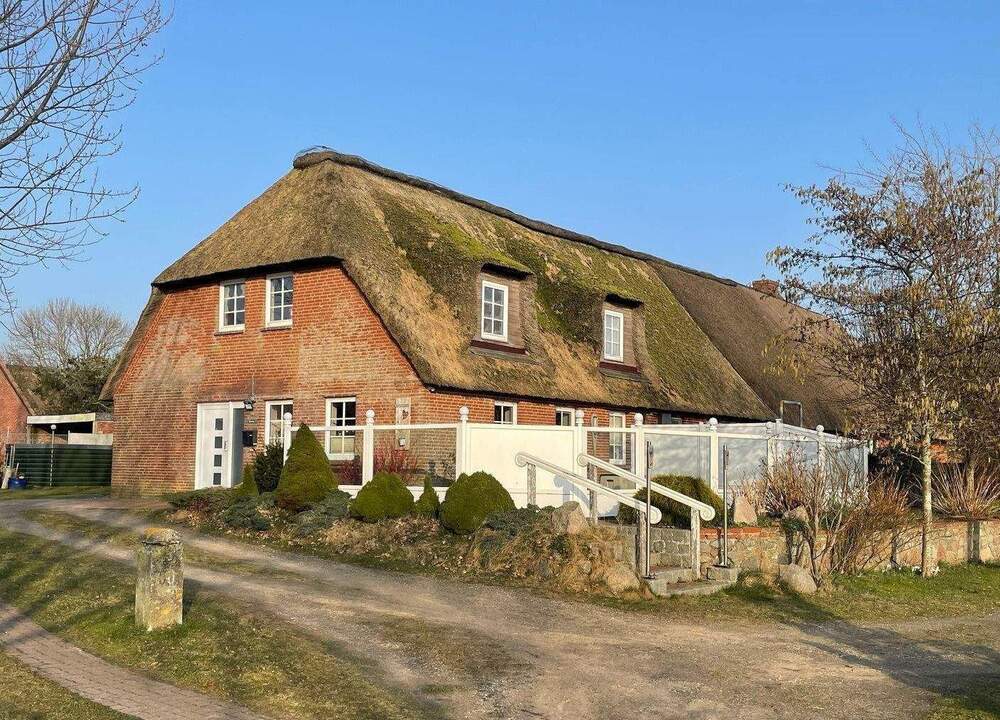 Thumbnail-historische Doppelhaushälfte unter Reet mit herrlichem Weitblick