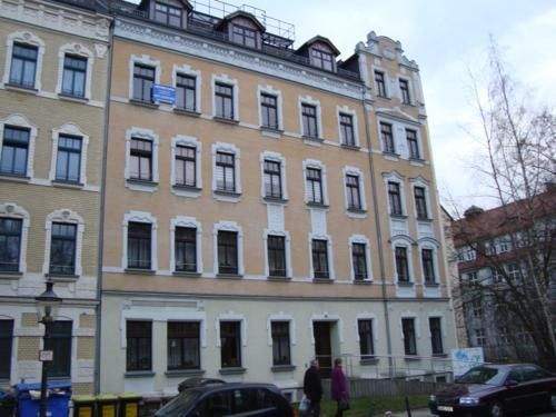 Thumbnail-* Großezügige 2-Zimmer mit neuem Laminat, Wannenbad und Balkon zum Toppreis! *