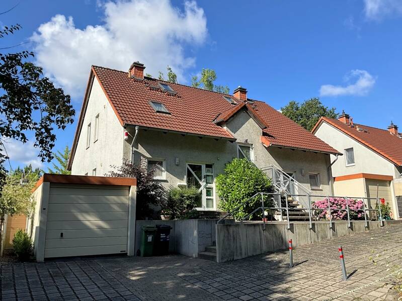 Straßenansicht