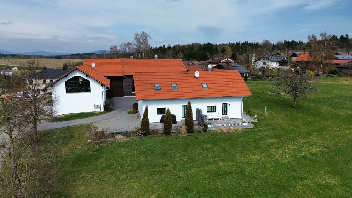 Thumbnail-Beeindruckender, sanierter 3-Seit-Hof in Höhenlage