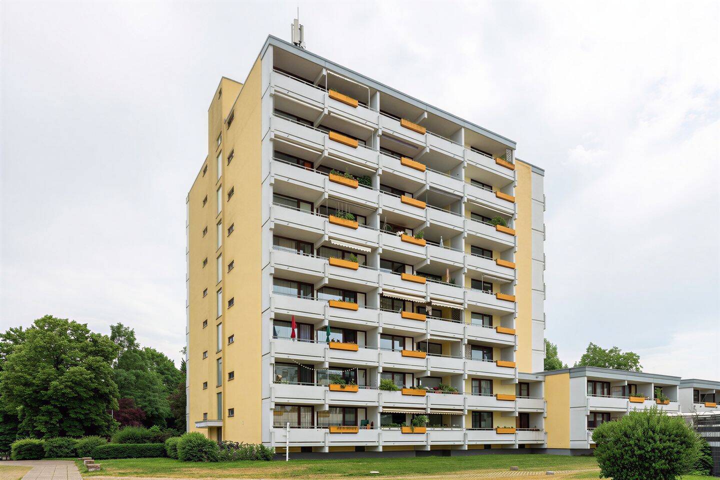 Thumbnail-Bezugsfreie Eigentumswohnung mit Balkon, Tiefgaragenstellplatz und Aufzug