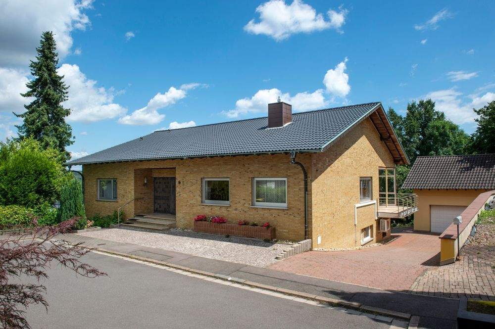 Thumbnail-Familien(t)raum in Riegelsberg- Stilvolles Wohnen mit Garten und Einliegerwohnung