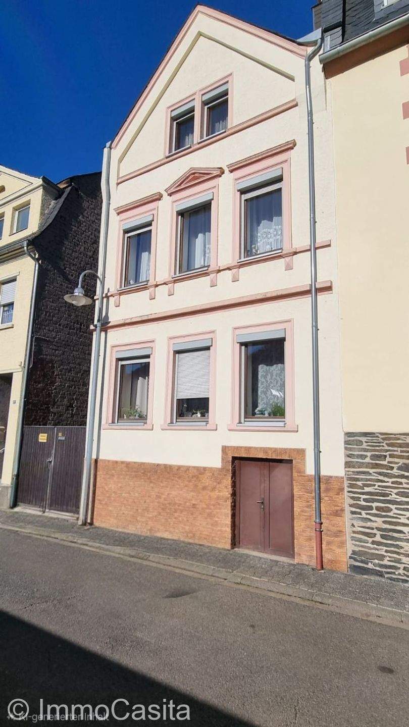 Thumbnail-Einfamilienhaus mit Scheune und großem Ausbaupotential