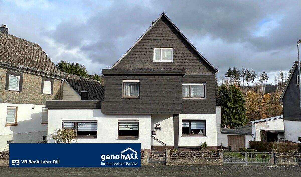 Thumbnail-Mandeln: gepflegtes Einfamilienhaus mit großer Scheune