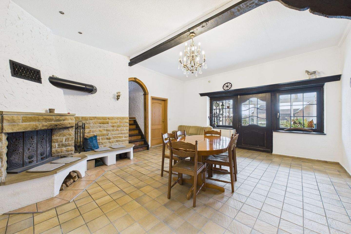 Thumbnail-Großzügig wohnen: stilvolles Bauernhaus mit großem Garten & beheiztem Wintergarten!