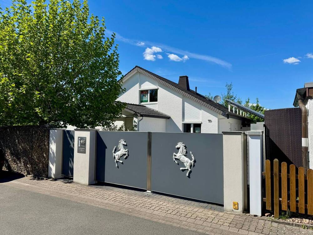 Straßenansicht