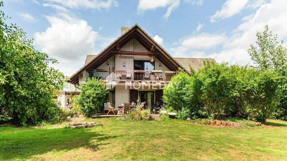 Thumbnail-Sehr ruhig gelegen: Gemütl. EFH mit 2 Bädern & Kamin | Südterrasse + Loggia | gr. Grdst. | Garage