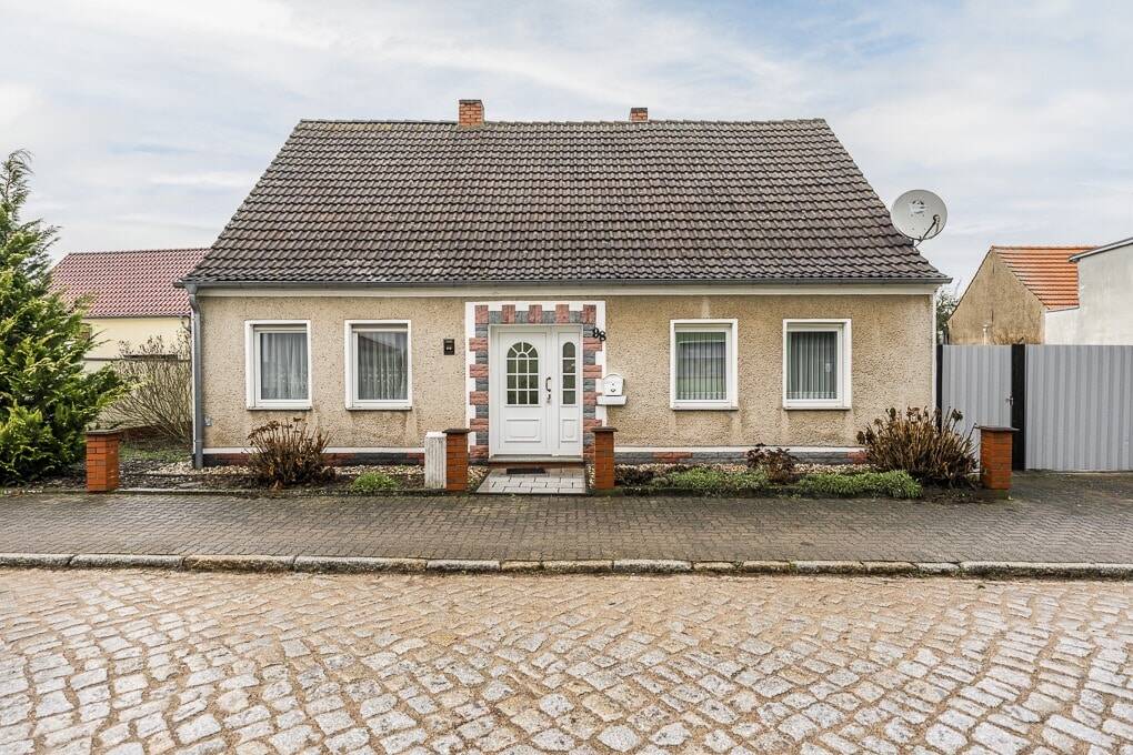 Thumbnail-Freistehendes Einfamilienhaus mit Nebengelass und viel Platz