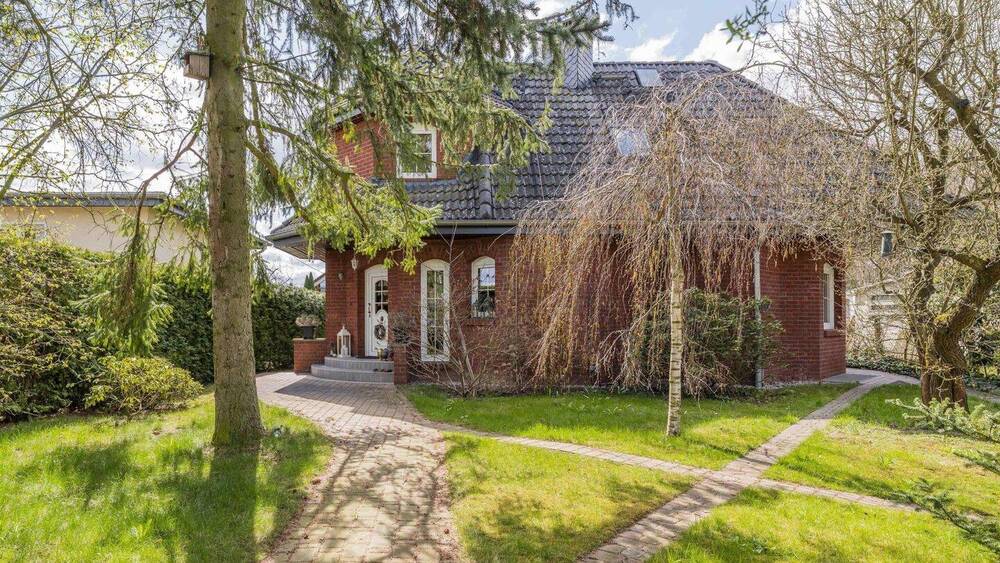 Thumbnail-Exklusive Gelegenheit: Hochwertiges EFH mit zusätzlicher Bauoption auf 1.086 m² Grundstück