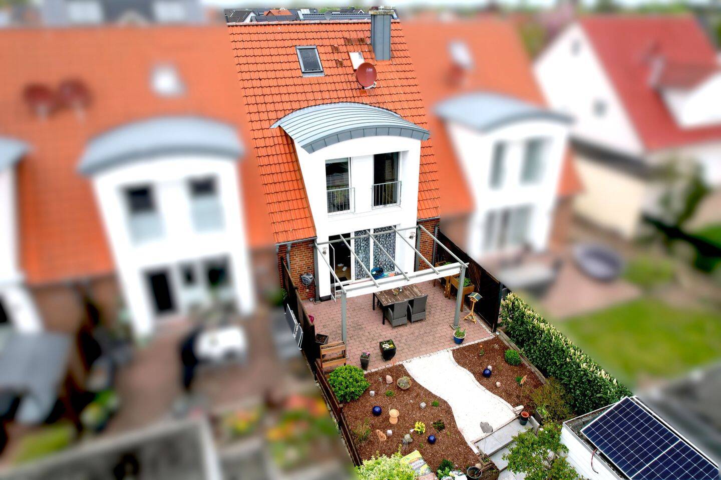 Thumbnail-Ihr neues Zuhause: Stilvoll wohnen mit Terrasse, Kamin und smarter Energieeffizienz