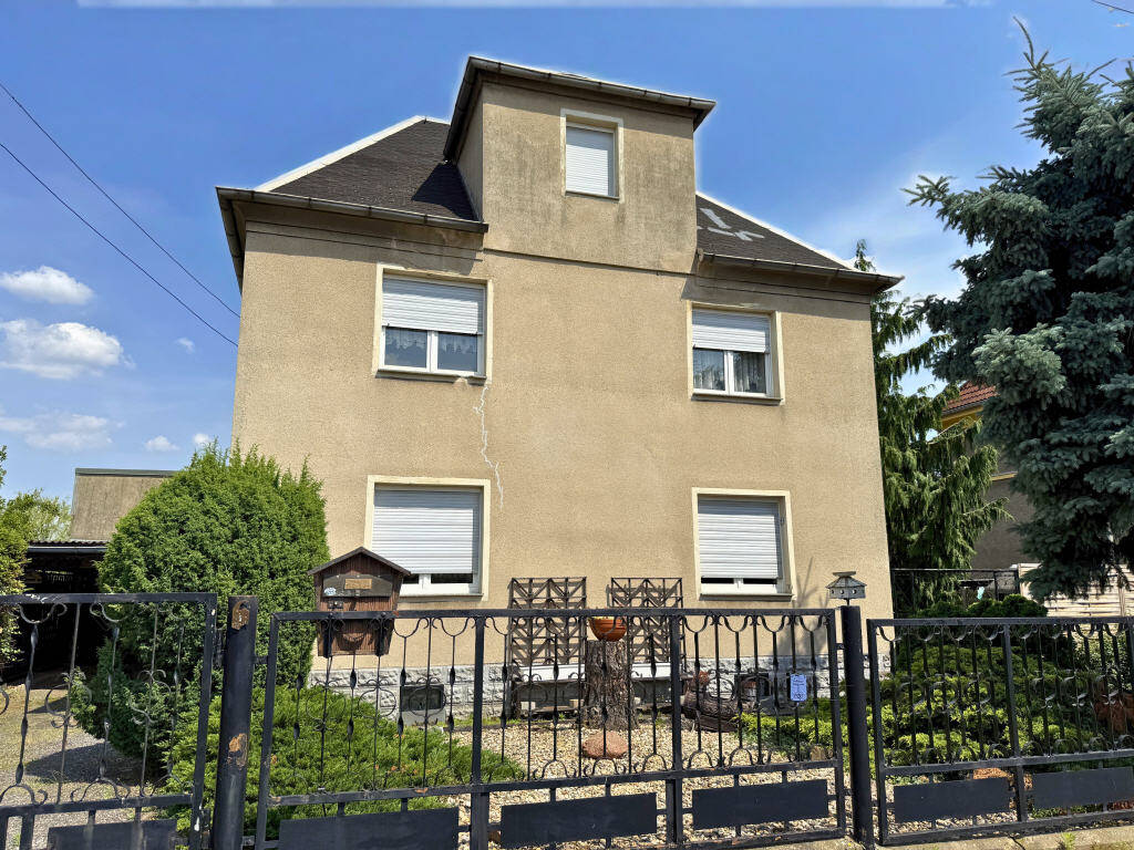 Thumbnail-Wohnen in Gröba - EFH mit Potenzial auf sonnigem Grundstück!