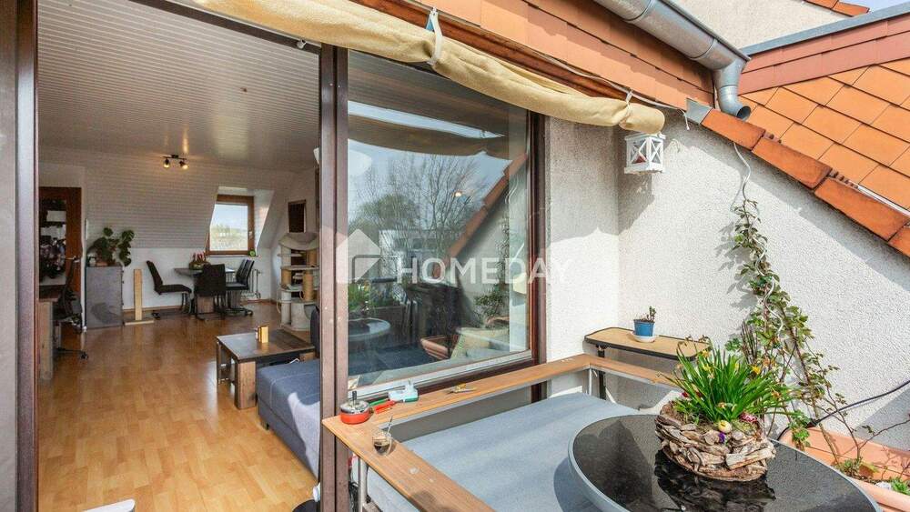 Thumbnail-Wunderbare Aussicht! Lichtdurchflutetes Dachgeschoss mit Südost-Balkon & zeitloser Ausstattung