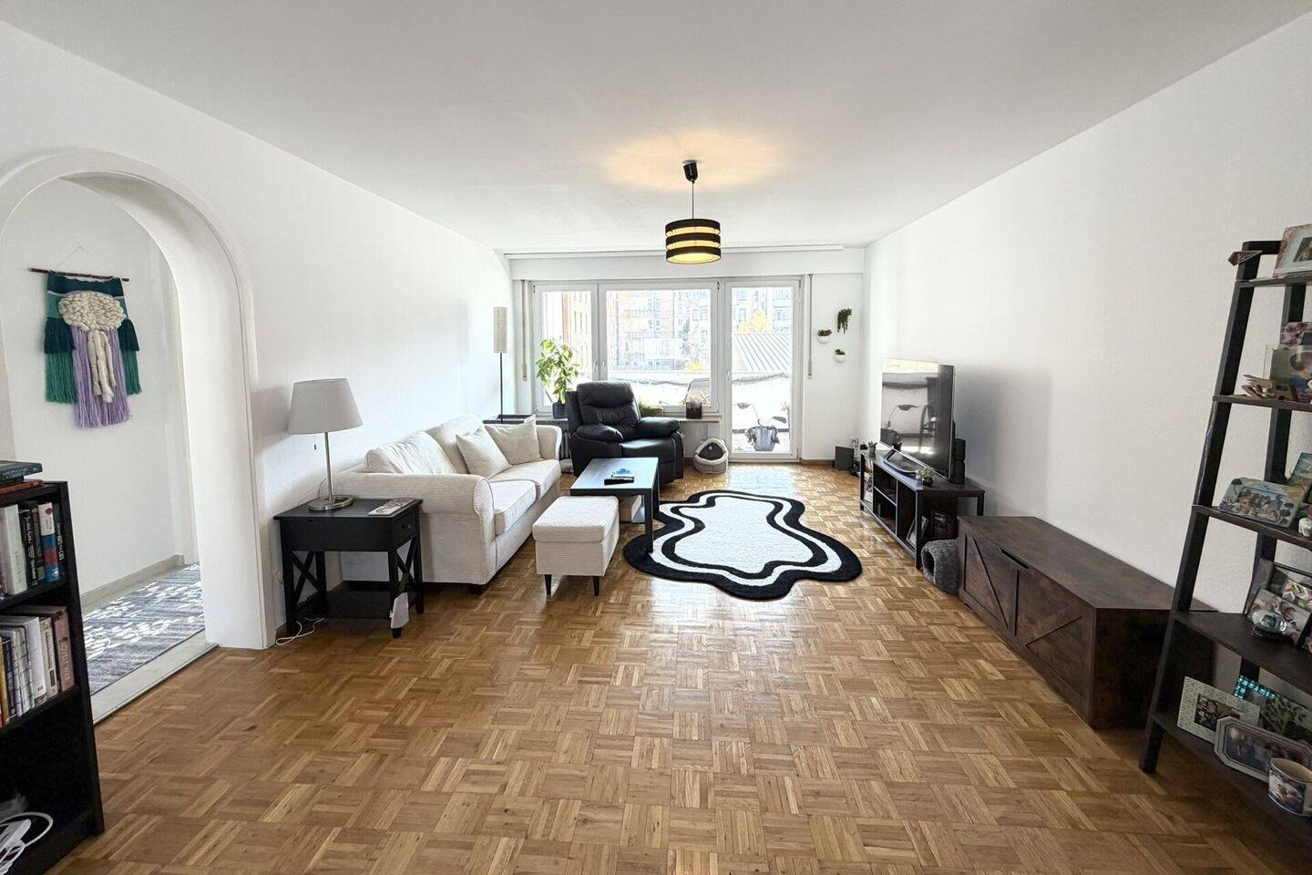 Thumbnail-Beliebte Lage Stuttgart-West: Charmante 3,5-Zimmer-Wohnung mit Balkon & EBK - befristet auf 2 Jahre