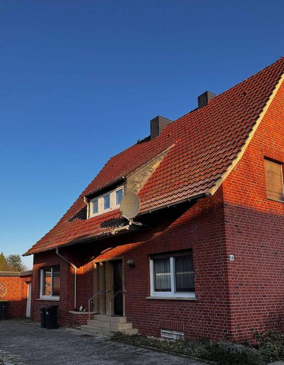 Aussenansicht / Garage