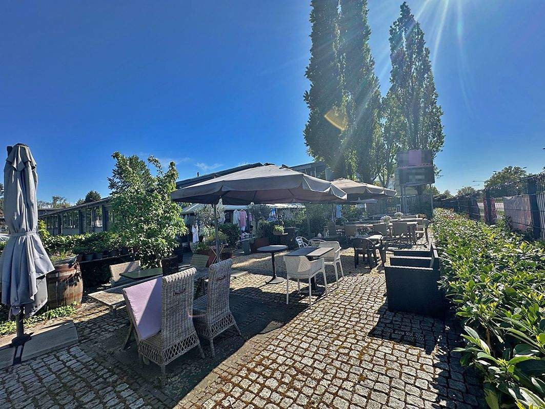 Thumbnail-Absolute Sichtlage: Wohn-Bürogebäude mit angrenzenden Hallen - vielseitig nutzbar!