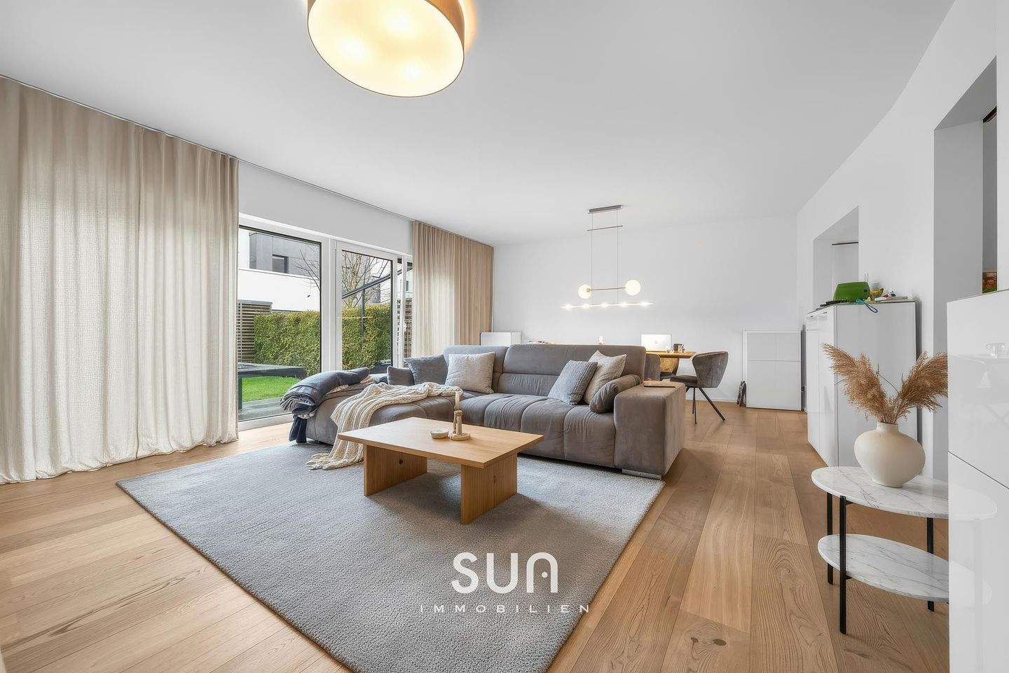 Thumbnail-LICHTDURCHFLUTET & luxuriös: Haus mit Garten in Riedberg West