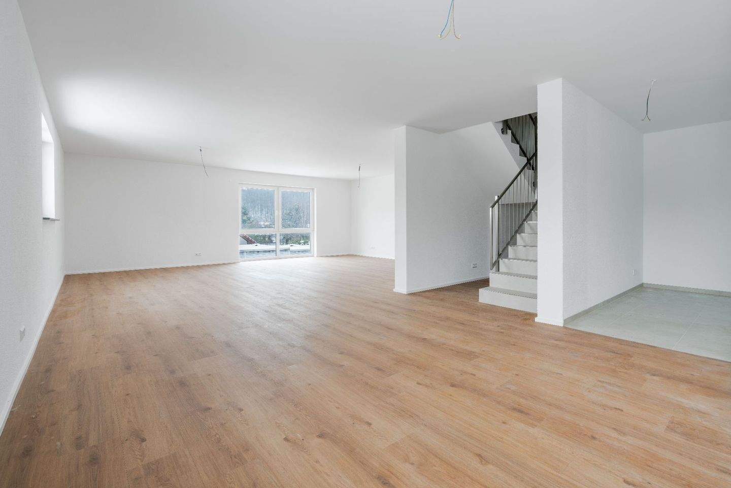 Thumbnail-NEUBAUERSTBEZUG - Moderne DHH mit Einliegerwohnung in Burgberg (KFW-55)