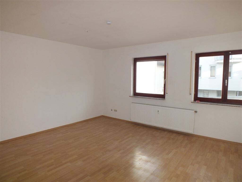 Thumbnail-3 Zimmer Wohnung in Nauheim mit ca. 90m² Wohnfläche mit Carport im Hof