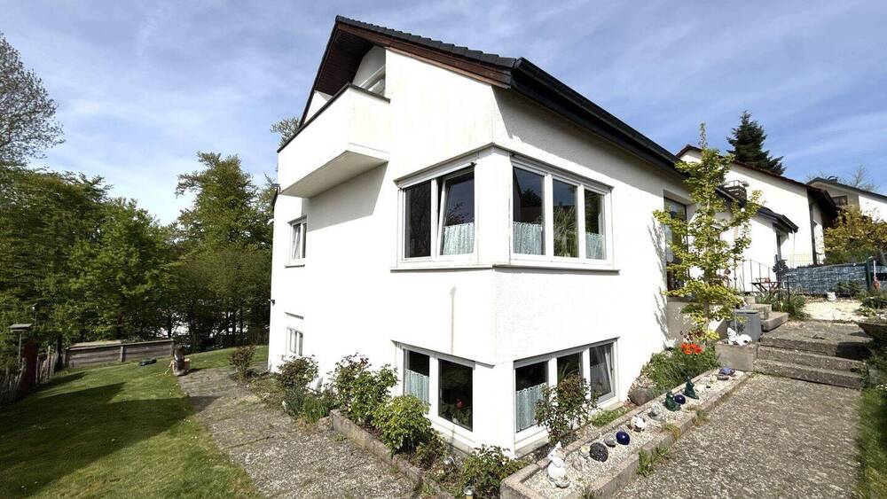 Thumbnail-Großzügiges Einfamilienhaus mit Einliegerwohnung in sonniger Aussichtslage in Weingarten