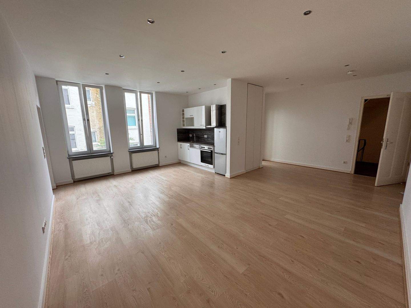 Thumbnail-Renovierte Wohnung mit EBK in zentraler Lage von Wiesbaden