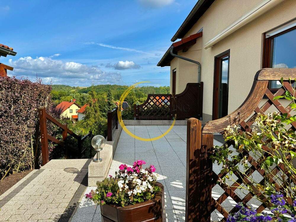 Thumbnail-Einfamilienhaus mit traumhaftem Blick, gemütlichem Garten in ruhiger Lage in den Westvororten Geras