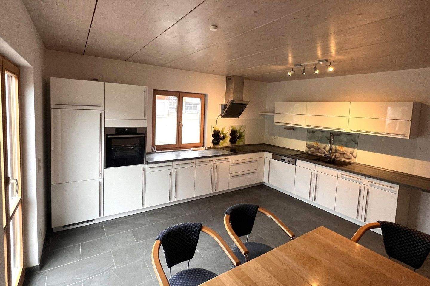 Thumbnail-Gemütliche 2,5-Zimmer-EG-Wohnung mit Garten in Irschenberg - OT Buchbichl