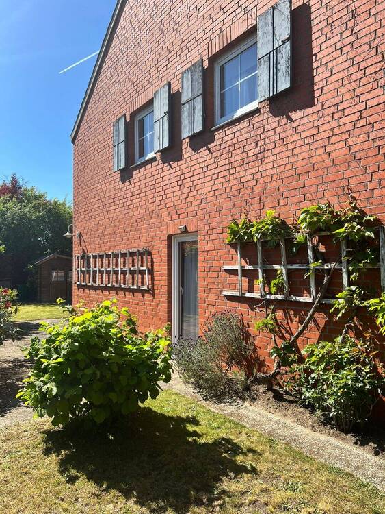 Thumbnail-Endreihenhaus mit gr. Grundstück im Friesenstil – Perfekt für Familien und Gartenliebhaber!