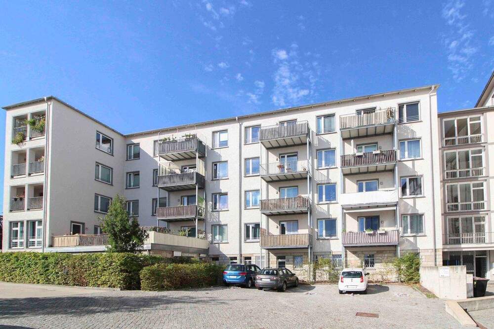 Thumbnail-4-Zimmer-Eigentumswohnung inklusive Stellplatz und Balkon mit Blick auf die Elbe