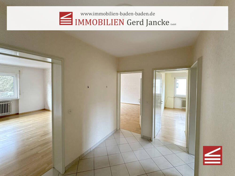 Thumbnail-Baden-Baden, gut geschnittene Drei-Zimmer-Wohnung mit Balkon u. Carport
