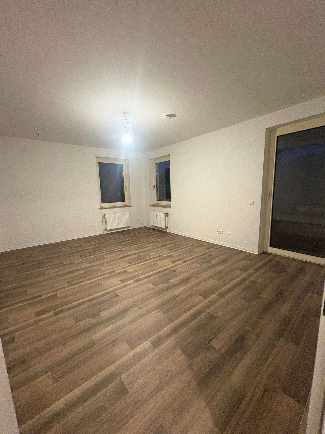 Thumbnail-AB SOFORT VERFÜGBAR: 2-Zimmer Wohnung in Top Lage mit Wannenbad