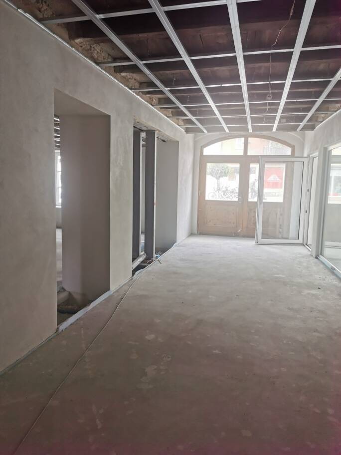 Thumbnail-Gewerbefläche auch für Cafe, Restaurant usw., neu renoviert, zentral, (Einzelhandel, Büro, Praxis usw. möglich)