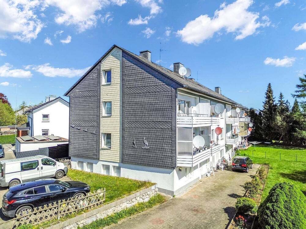 Thumbnail-Mehrfamilienhaus mit Entwicklungspotenzial - Teilung nach WEG und Ausbaureserve im Dachgeschoss