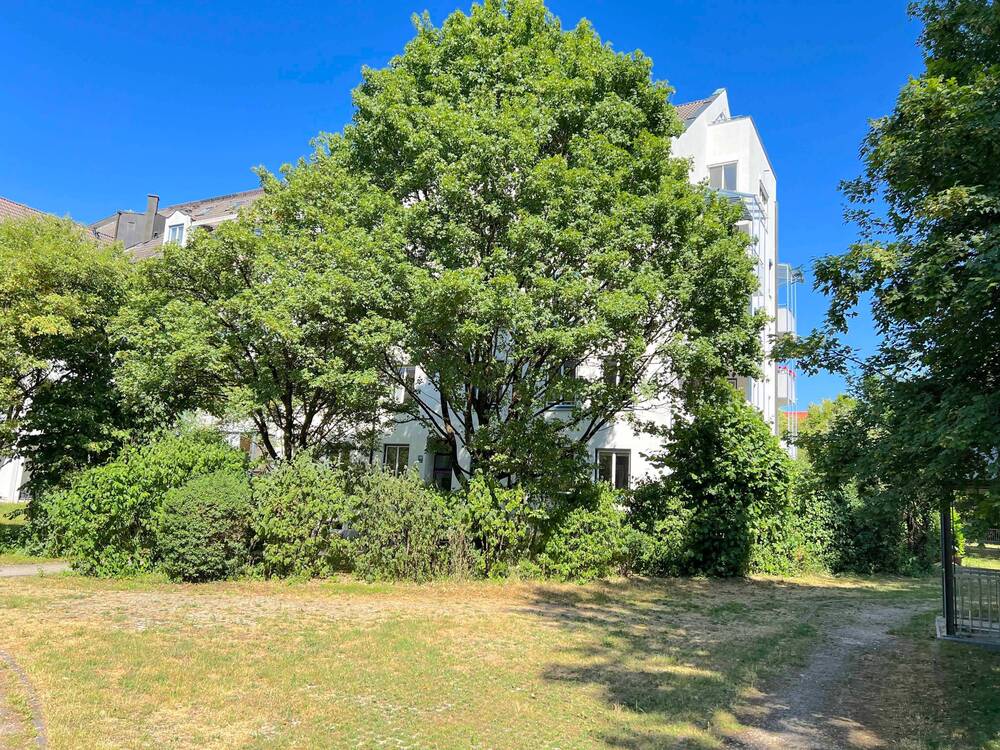 Thumbnail-Großzügige, sehr helle, ruhige 4-Zi.-Whg. (ohne Balkon) in Bogenhausen