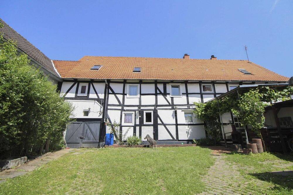 Thumbnail-Vollvermietetes 4-Parteienhaus mit Wertsteigerungspotenzial unweit von Göttingen