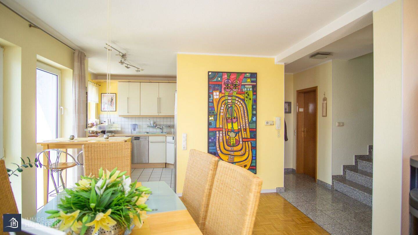 Thumbnail-Granit trifft Echtholz – Wohnen mit Klasse auf zwei Ebenen