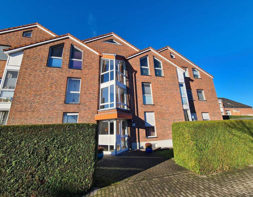 Thumbnail-Ahlener-Süden, eine 4-Zimmer-Wohnung mit Garten und Tiefgarage in Innenstadtnähe.