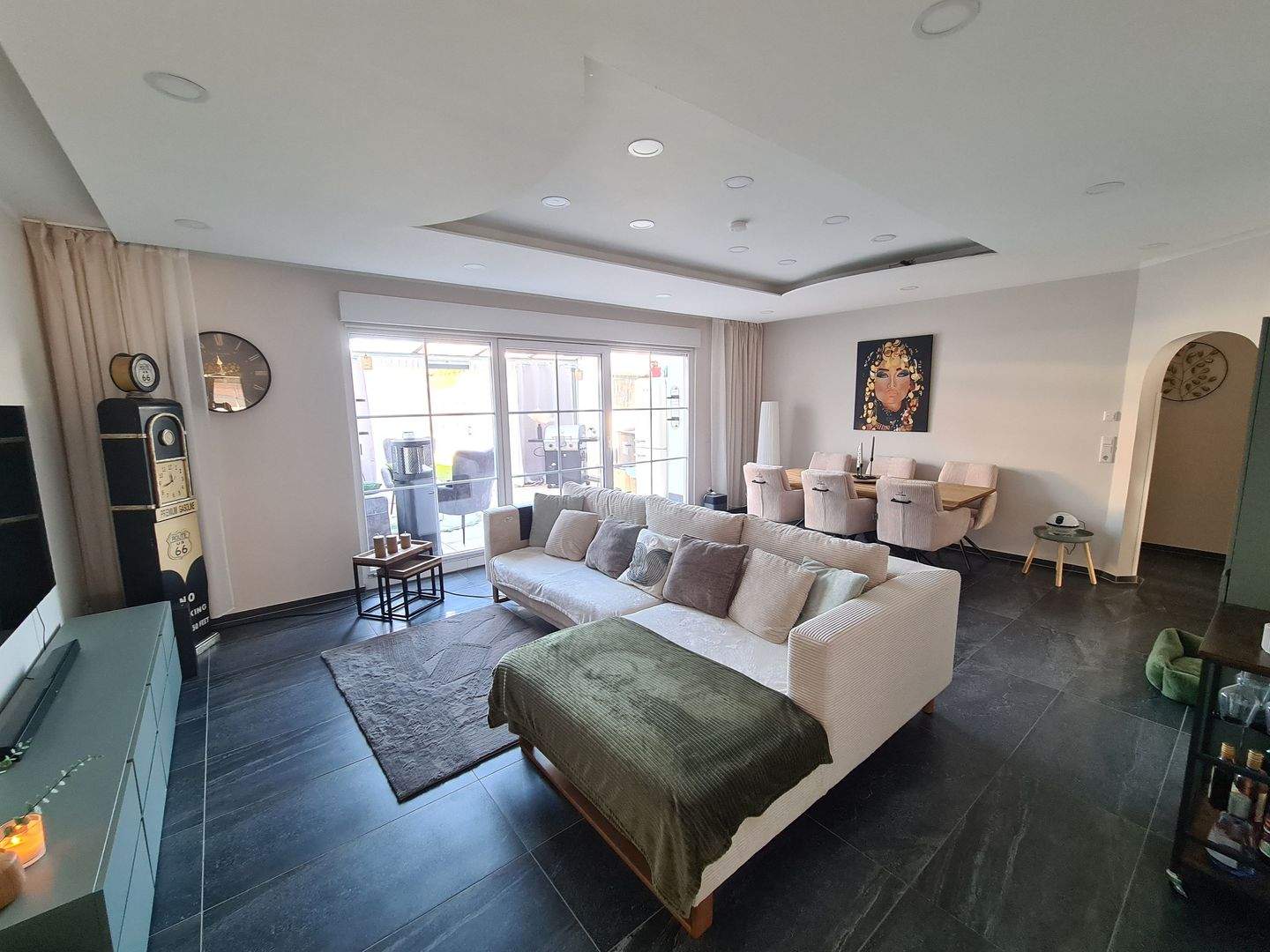 Thumbnail-Bockum-Hövel, ein modernes, renoviertes Doppelhaus mit Wintergarten und kleinem Garten.