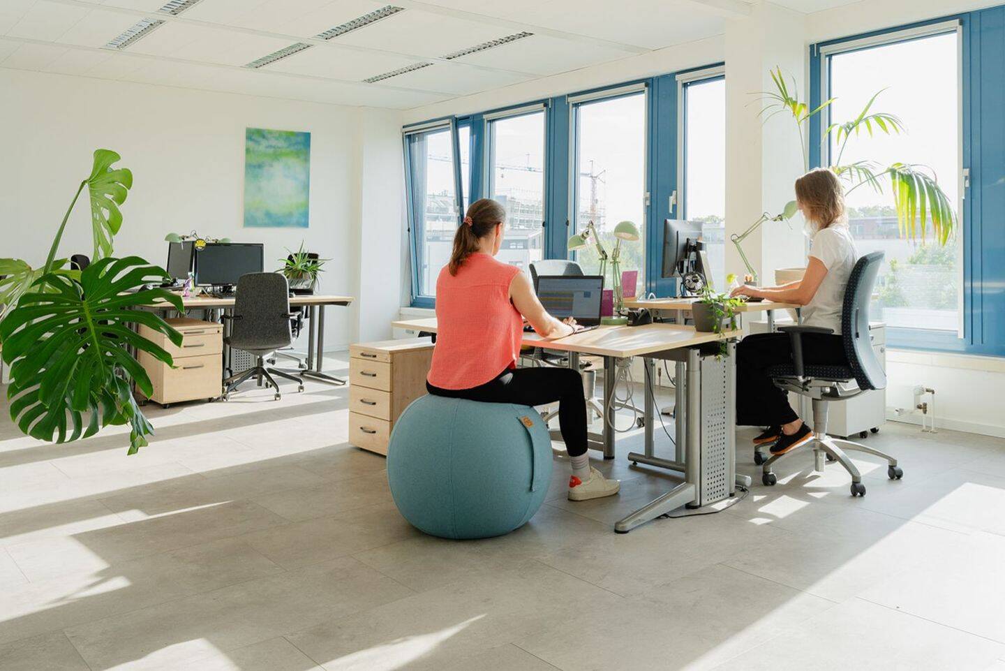 Thumbnail-Flex-Desk in Ehrenfeld: modernes Coworking, Gemeinschaft & Flexibilität