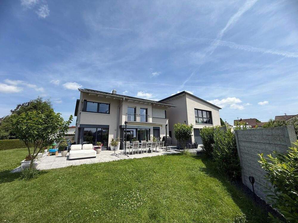 Thumbnail-Provisionsfrei: Hochwertiges Einfamilienhaus mit Einliegerwohnung - sofort bezugsfrei