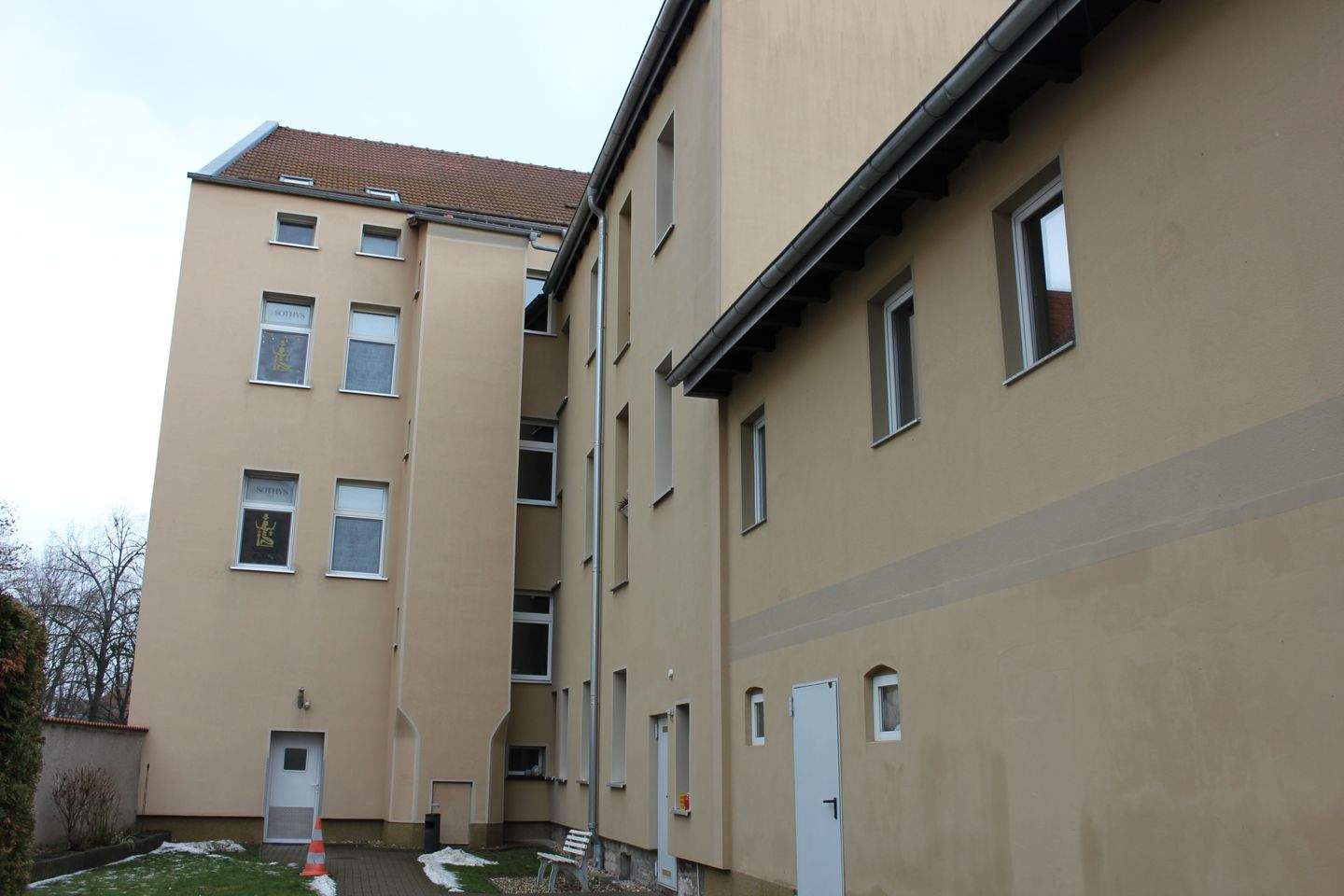 Thumbnail-4- Raumwohnung mit Loggia in Weißenfels zu vermieten