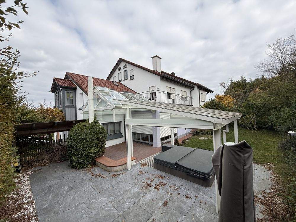 Thumbnail-KNIPFER`S IMMOBILIENSCHÄTZE - TOP- Lage - DHH mit Anbau für BüroEinliegerwohnung u. Außen-Whirlpool