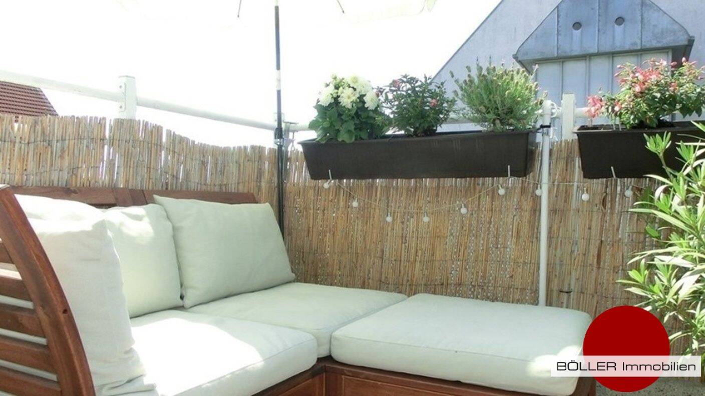 Thumbnail-Ruhig, hell und viel Platz über 2 Etagen! Sonnige 4-Zi. Maisonettewohnung mit Balkon in Erlangen-Büchenbach!