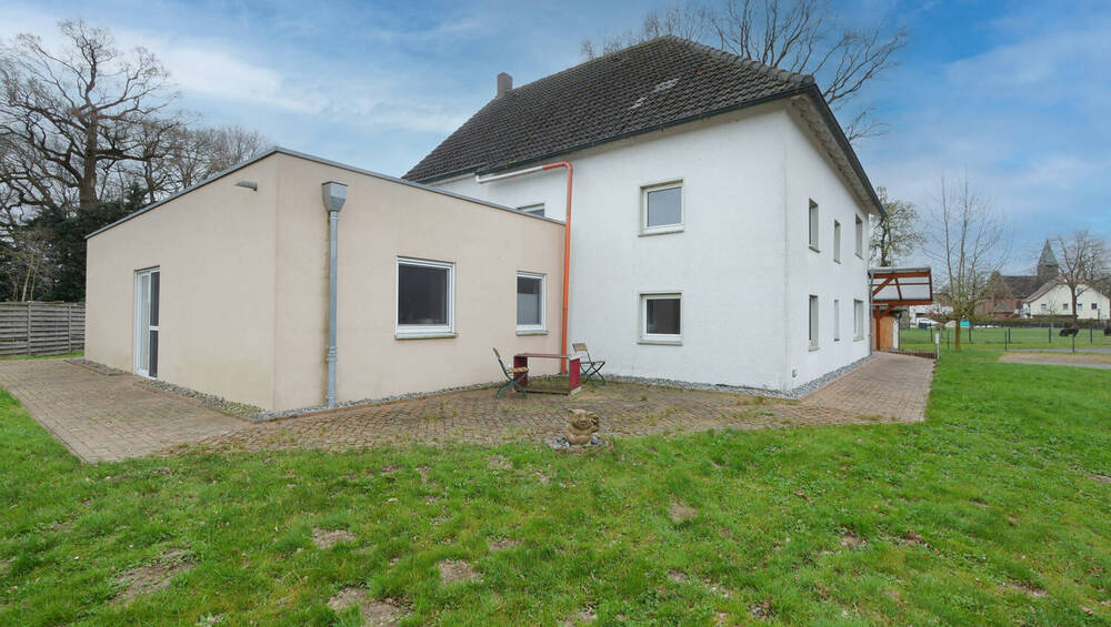 Thumbnail-Ländlich gelegenes Einfamilienhaus mit vielen Möglichkeiten