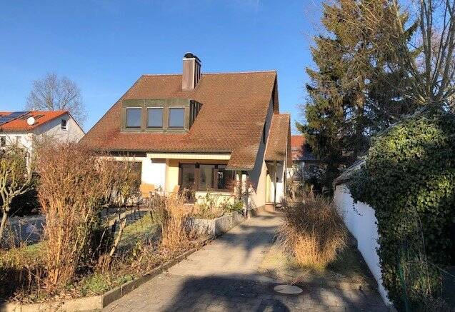 Thumbnail-Modernisiertes Einfamilienhaus in Erlangen-Büchenbach in ruhiger, familienfreundlicher Lage