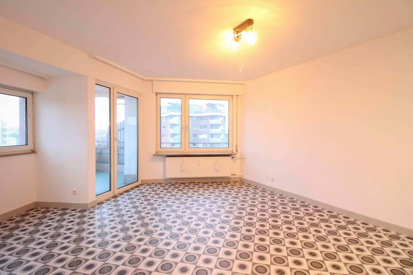 Thumbnail-Wohnen mit Aussicht - moderne 2-Zimmer Wohnung im ikonischen Romeo-Hochhaus in Stuttgart-Rot