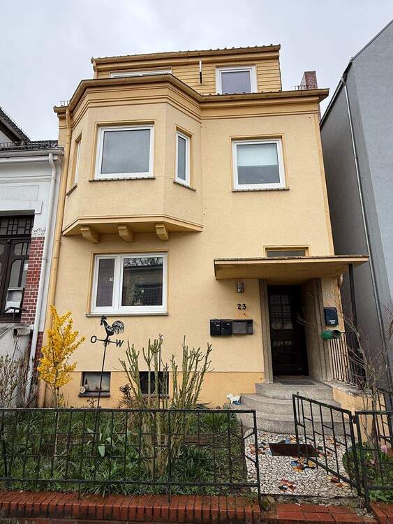 Thumbnail-Renovierte 2-Zimmer-Dachgeschosswohnung in Bremen-Woltmershausen