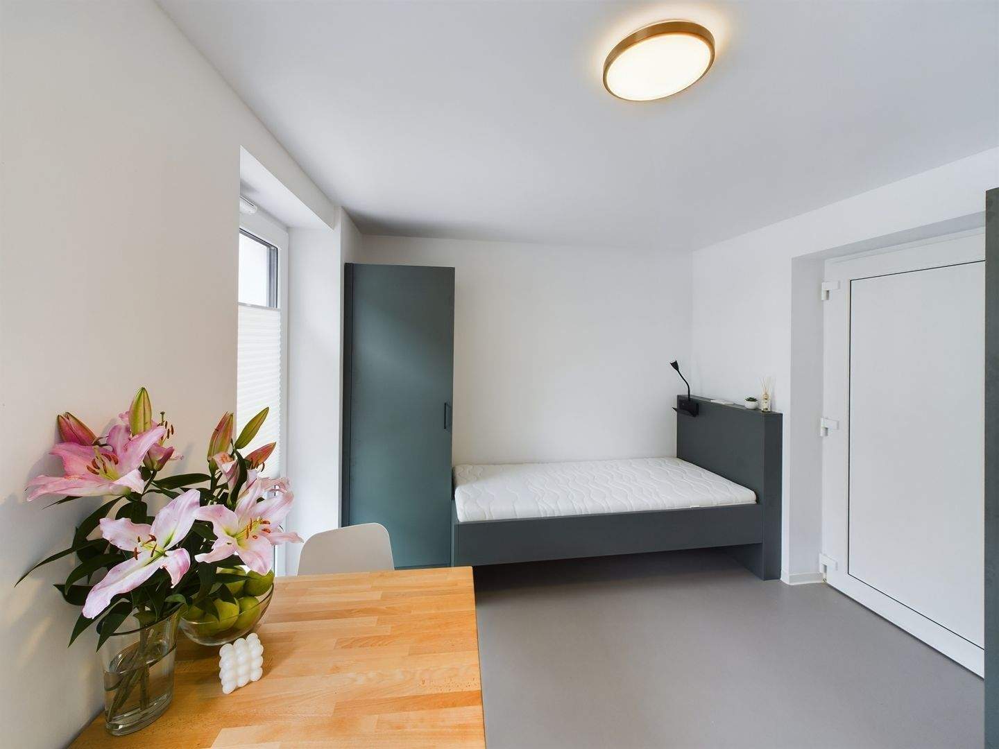 Thumbnail-Zentrales + möbliertes 1-Zimmer-Apartment in Oldenburg, barrierearm | Residence Plus Spa Shower