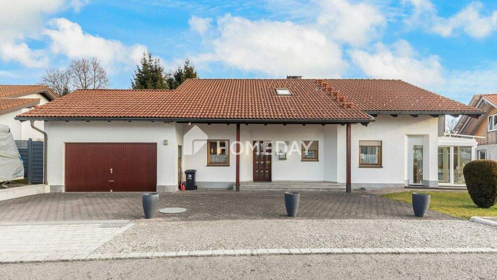 Thumbnail-Einfamilienhaus mit Wintergarten, Balkon und vielseitigem Raumangebot auf großzügigem Grundstück