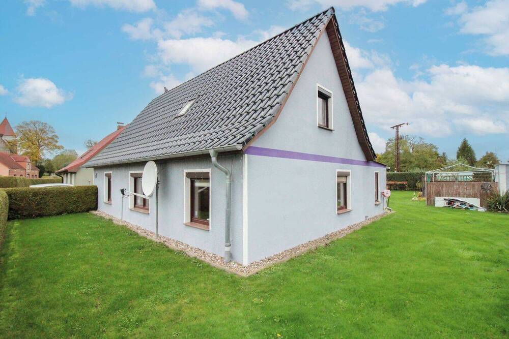 Thumbnail-Renovierungsbedürftiges Einfamilienhaus mit Garten, Garage und 2 Freistellplätzen in Klein Rakow